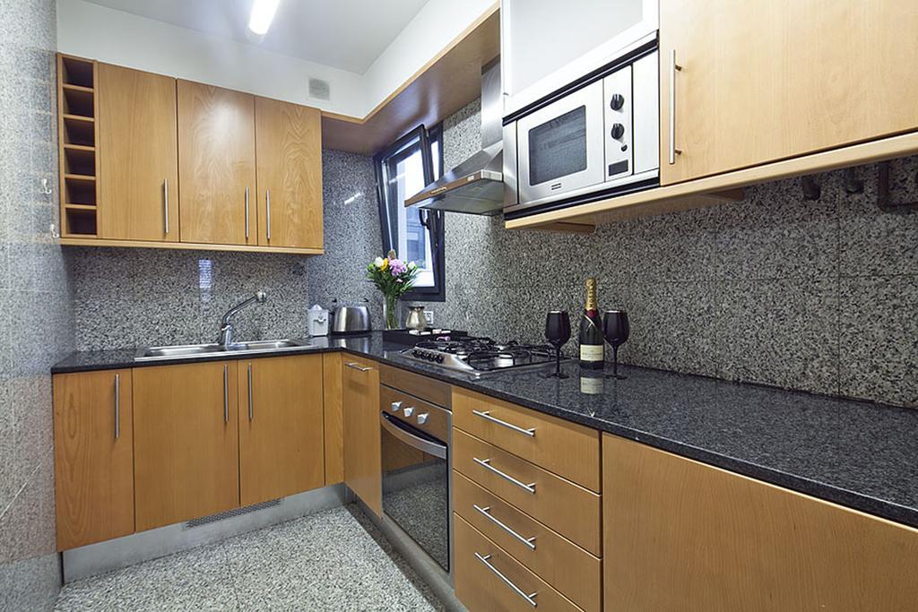 Apartment Barcelona Rentals - Sarria Apartments Near Center Eksteriør billede